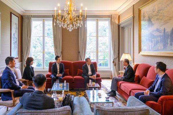 FS begins visit to Europe