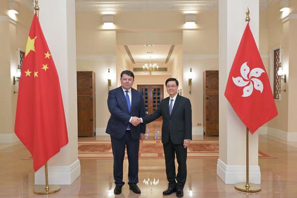 CE meets Kazakh Deputy PM