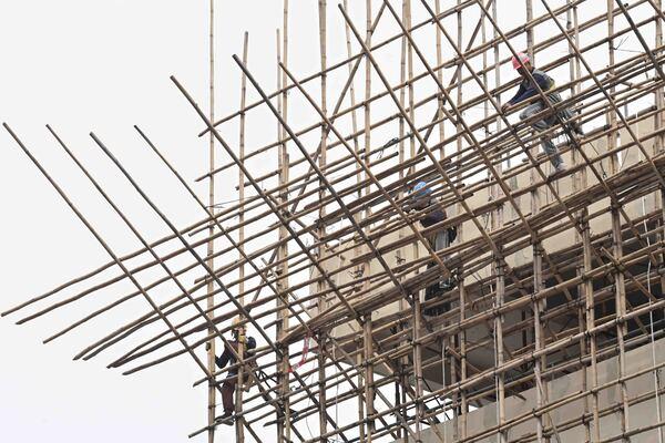 Smoking banned on construction sites