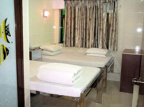 Golden Maple Leaf Guest House
